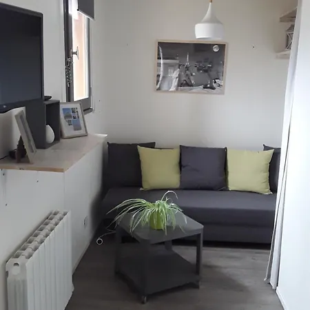 Apartment A 100 Metres De La *