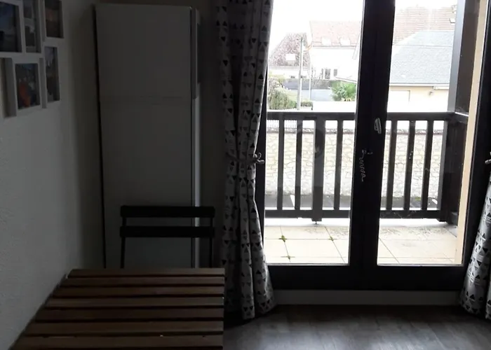 A 100 Metres De La * Ouistreham